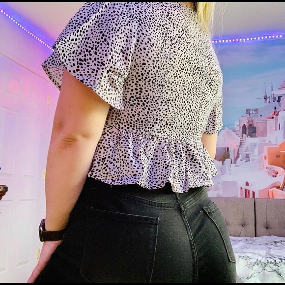 Adorable tie top - Picture 3 of 3